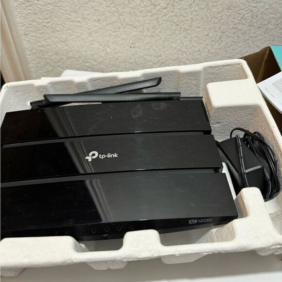 TP-Link AC1200 Wireless Wi-Fi Gigabit Router (Archer C5) - Picture 4 of 5